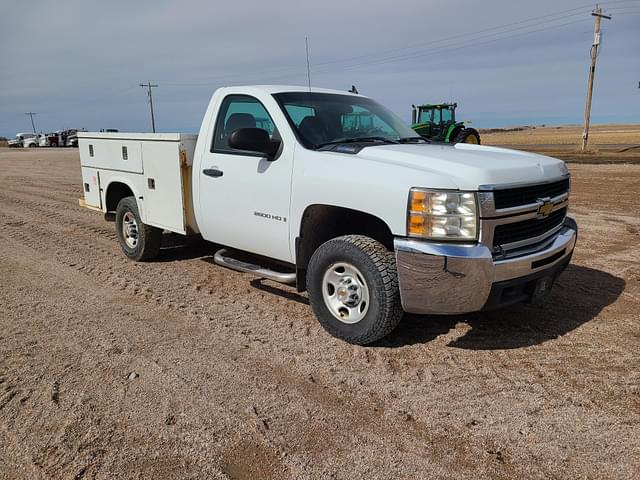 Image of Chevrolet 2500HD equipment image 1