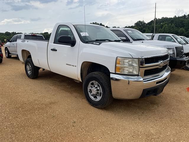Image of Chevrolet 2500HD equipment image 2
