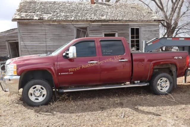 Image of Chevrolet 2500HD equipment image 4