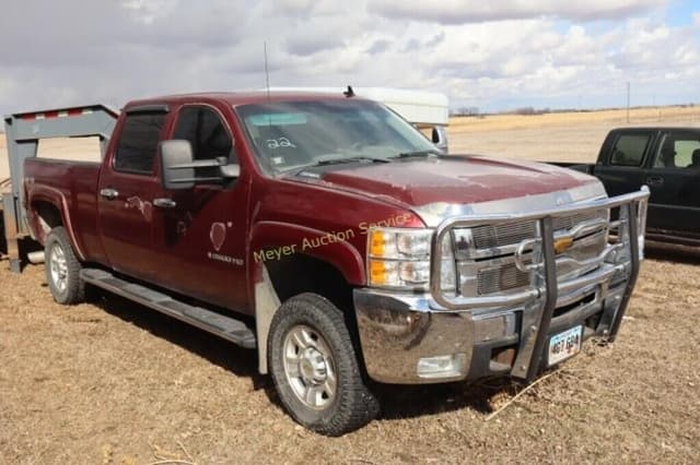 Image of Chevrolet 2500HD equipment image 1