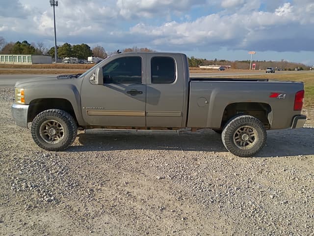 Image of Chevrolet 2500 equipment image 2