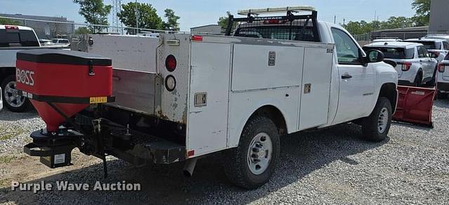 Image of Chevrolet 2500 equipment image 4