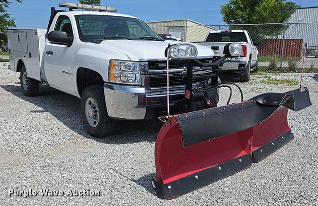 Image of Chevrolet 2500 equipment image 2