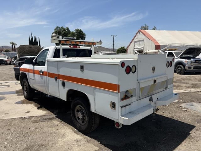 Image of Chevrolet 2500HD equipment image 3
