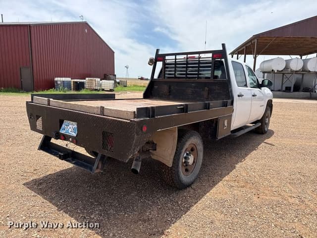 Image of Chevrolet 2500HD equipment image 4