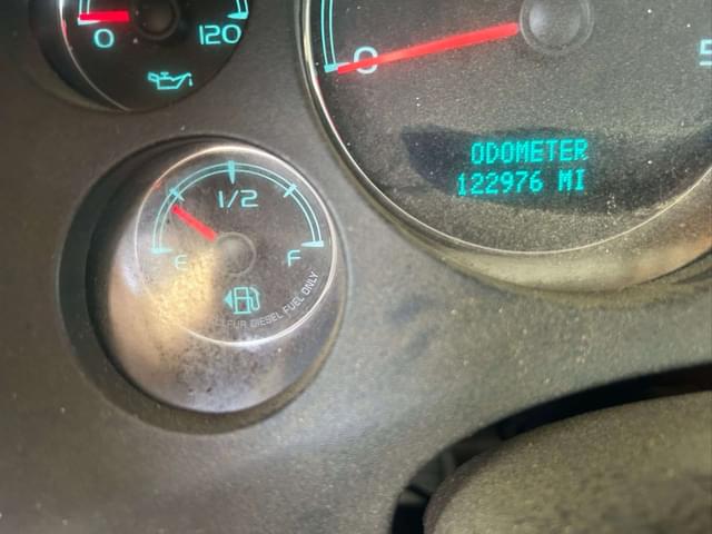 Image of Chevrolet 2500HD equipment image 4