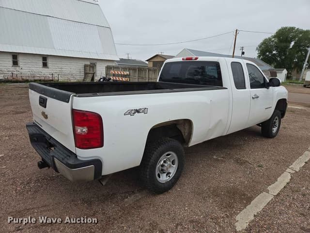 Image of Chevrolet Silverado equipment image 4