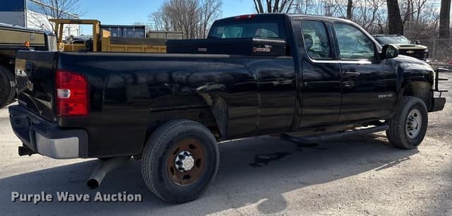 Image of Chevrolet 2500HD equipment image 4