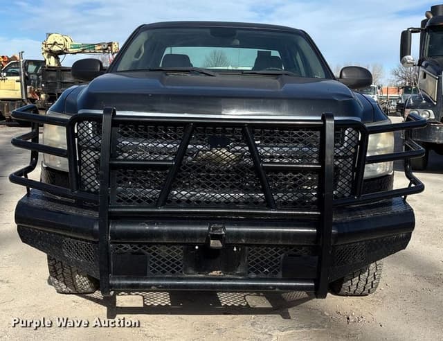 Image of Chevrolet 2500HD equipment image 1