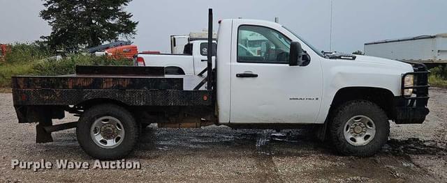 Image of Chevrolet 2500HD equipment image 3