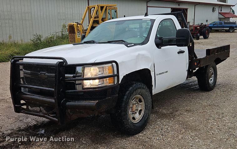 2009 Chevrolet 2500HD Equipment Image0