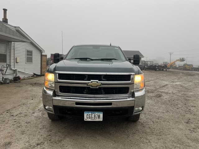 Image of Chevrolet 2500HD equipment image 1