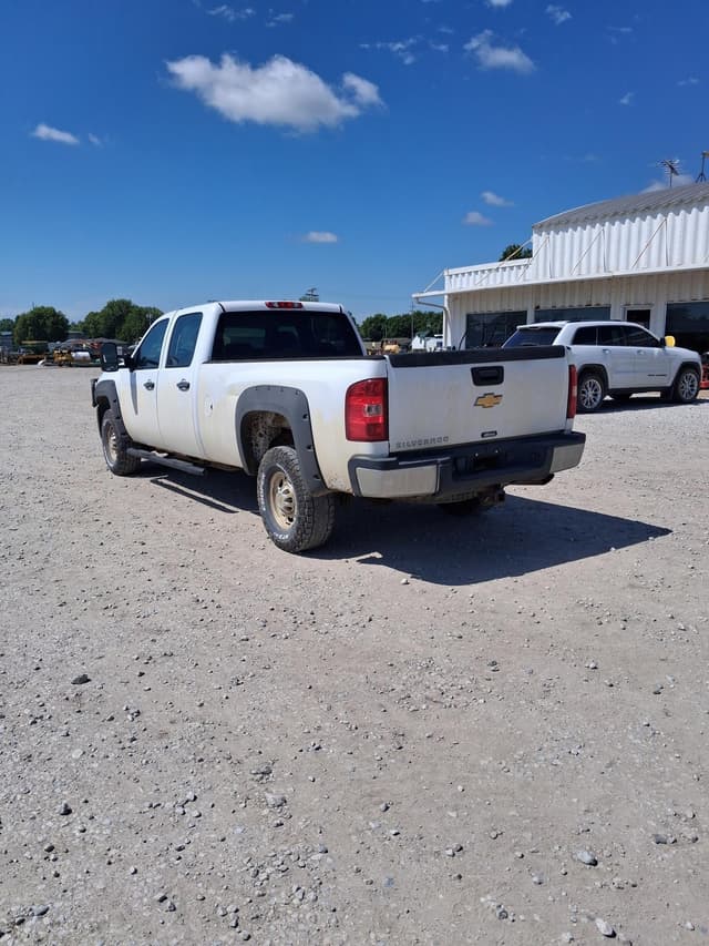 Image of Chevrolet 2500HD equipment image 2