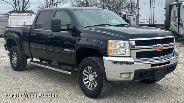 Image of Chevrolet 2500HD equipment image 2