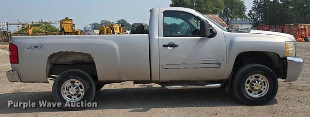 Image of Chevrolet 2500HD equipment image 3