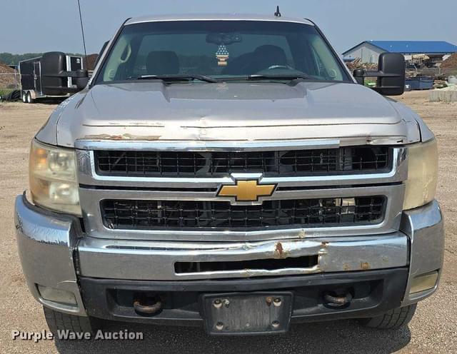 Image of Chevrolet 2500HD equipment image 1