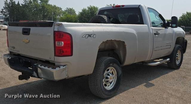 Image of Chevrolet 2500HD equipment image 4