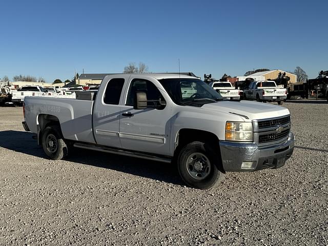 Image of Chevrolet 2500HD equipment image 1