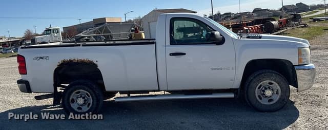 Image of Chevrolet 2500HD equipment image 3