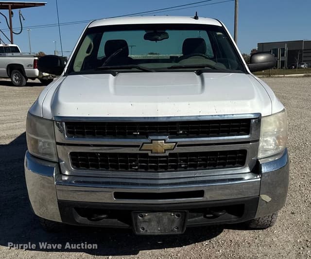 Image of Chevrolet 2500HD equipment image 1