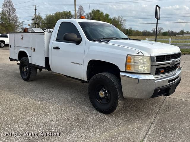 Image of Chevrolet 2500HD equipment image 2