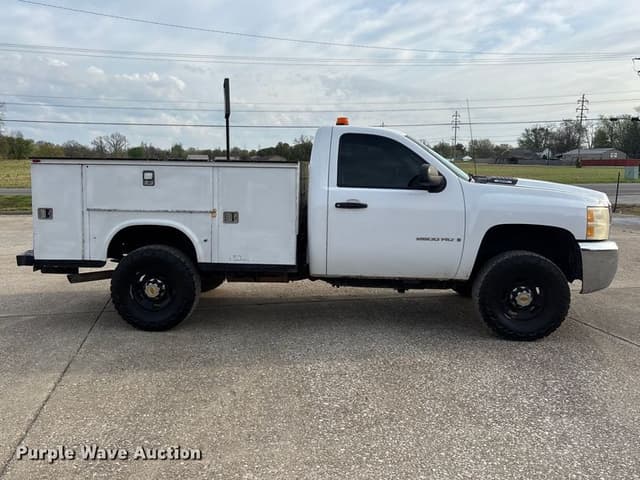 Image of Chevrolet 2500HD equipment image 3