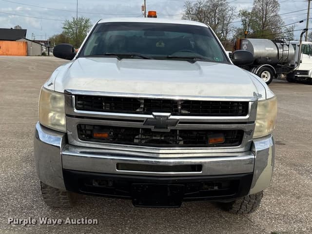 Image of Chevrolet 2500HD equipment image 1