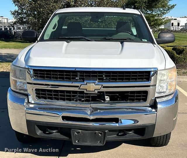 Image of Chevrolet 2500HD equipment image 1