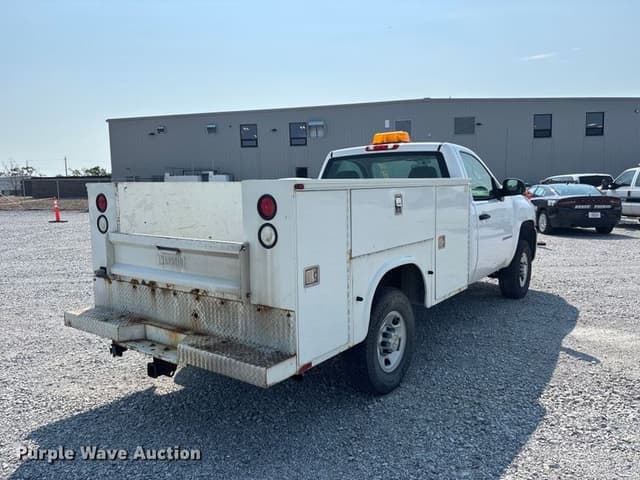 Image of Chevrolet 2500HD equipment image 4