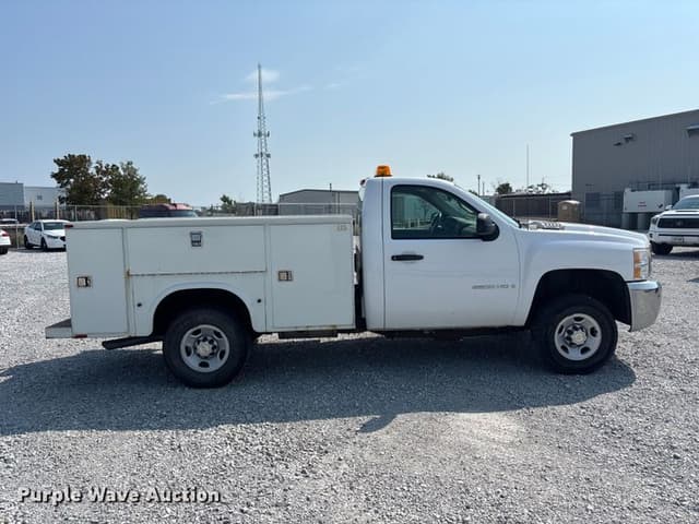 Image of Chevrolet 2500HD equipment image 3