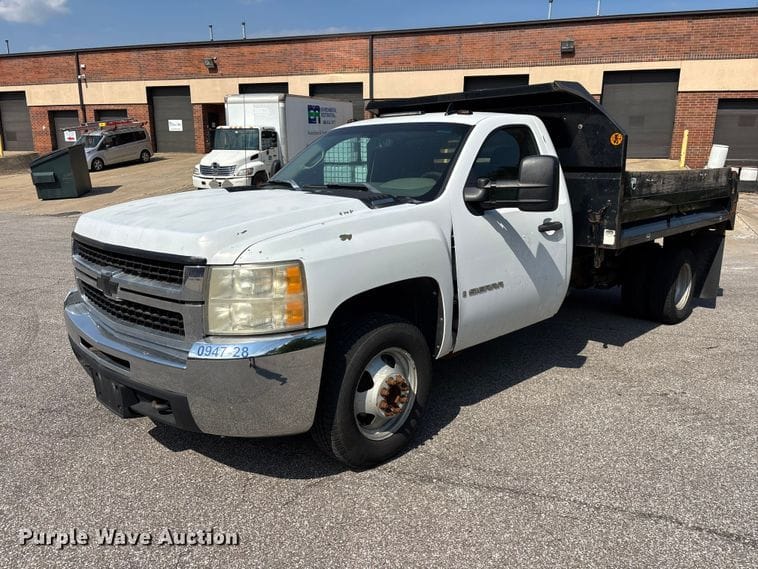 2009 Chevrolet 3500 Equipment Image0