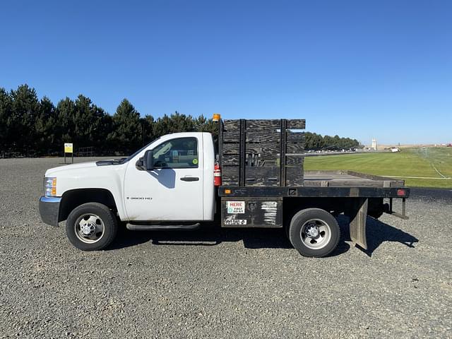 Image of Chevrolet 3500 equipment image 1