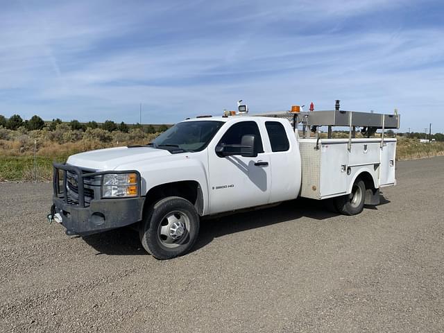 Image of Chevrolet 3500 equipment image 1