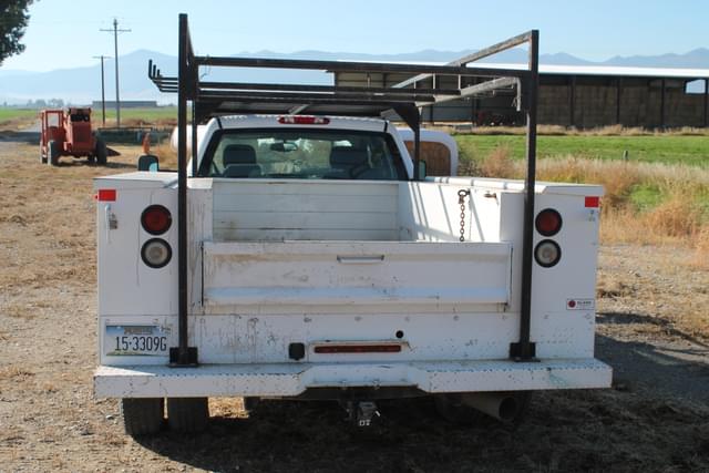 Image of Chevrolet 3500HD equipment image 3