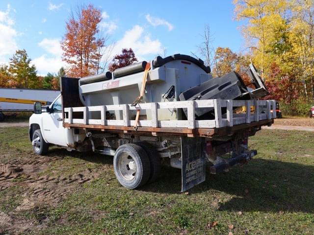 Image of Chevrolet 3500HD equipment image 3