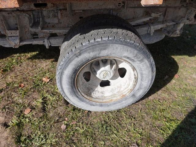 Image of Chevrolet 3500HD equipment image 2