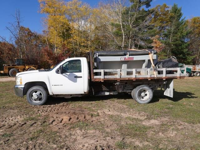 Image of Chevrolet 3500HD equipment image 1