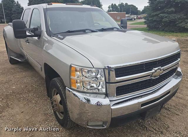 Image of Chevrolet 3500HD equipment image 2