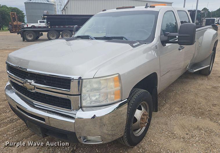Image of Chevrolet 3500HD Primary image