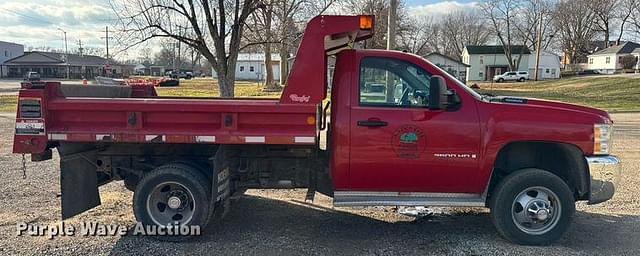 Image of Chevrolet 3500HD equipment image 3