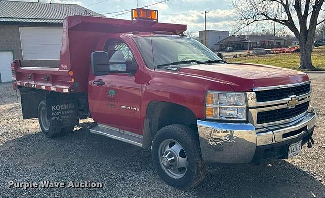 Image of Chevrolet 3500HD equipment image 2