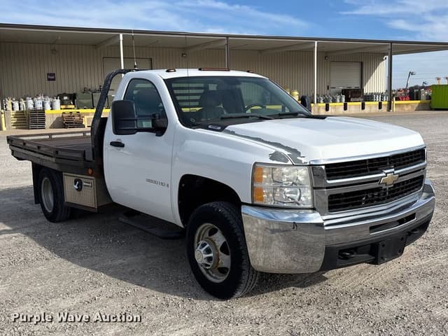 Image of Chevrolet 3500HD equipment image 2