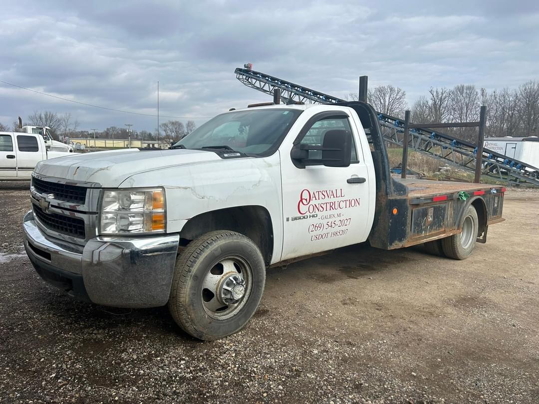 Image of Chevrolet 3500HD Primary image