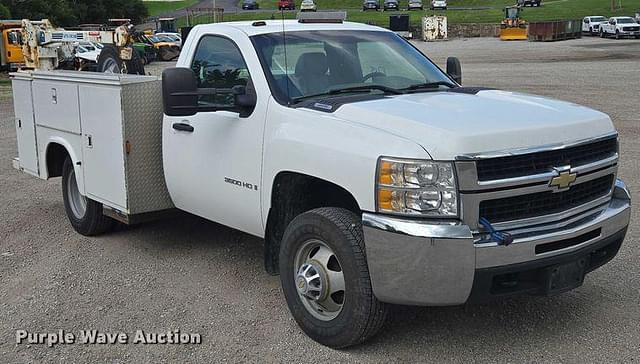 Image of Chevrolet 3500HD equipment image 2