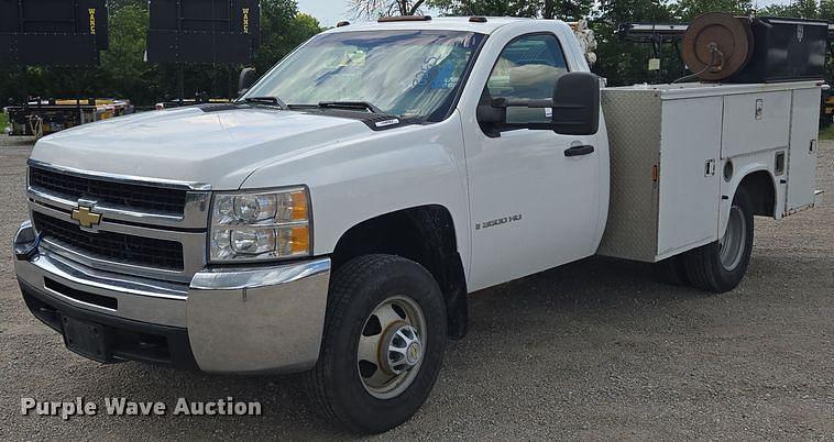 Image of Chevrolet 3500HD Primary image