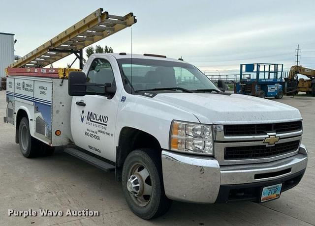 Image of Chevrolet 3500HD equipment image 2