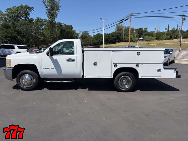Image of Chevrolet 3500HD equipment image 2