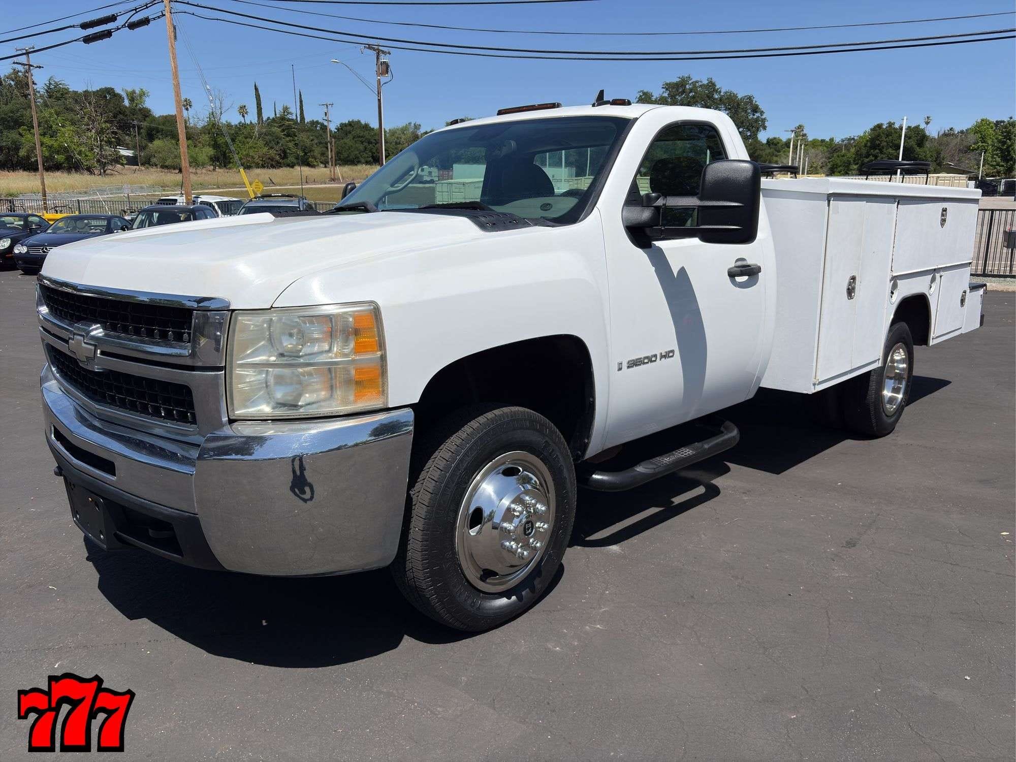 2009 Chevrolet 3500HD Equipment Image0