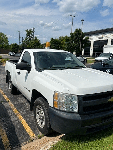 Image of Chevrolet Silverado equipment image 2