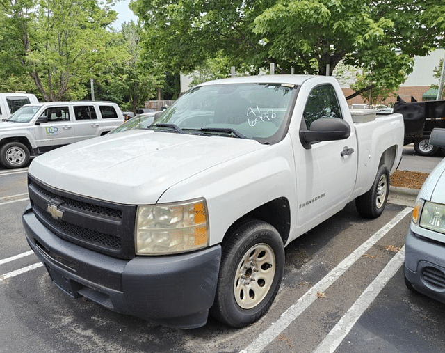 Image of Chevrolet Silverado equipment image 1